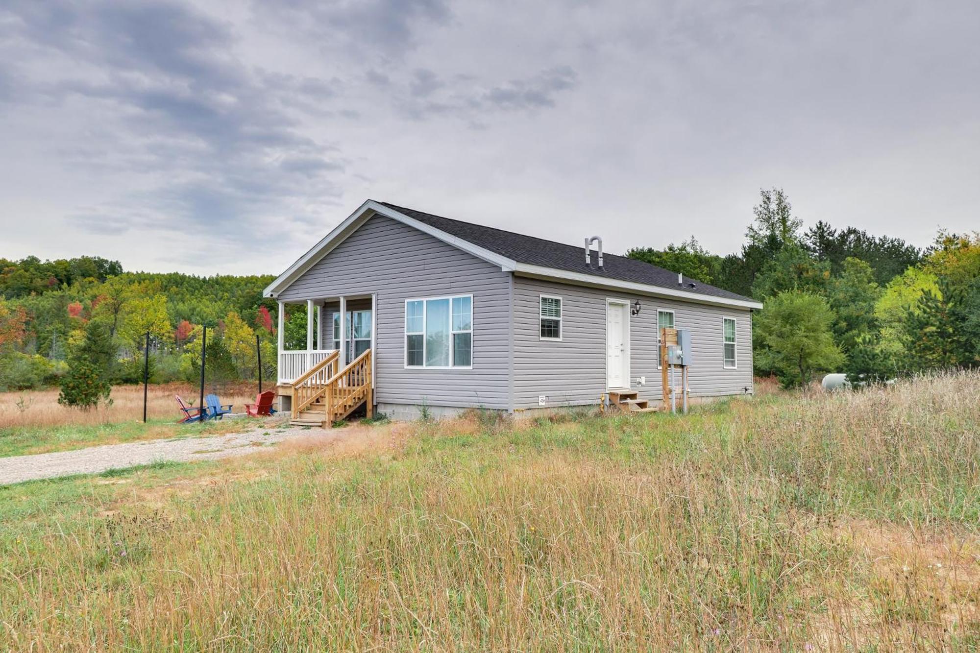 Family Home In Rapid City About 4 Mi To Torch Lake! Zewnętrze zdjęcie
