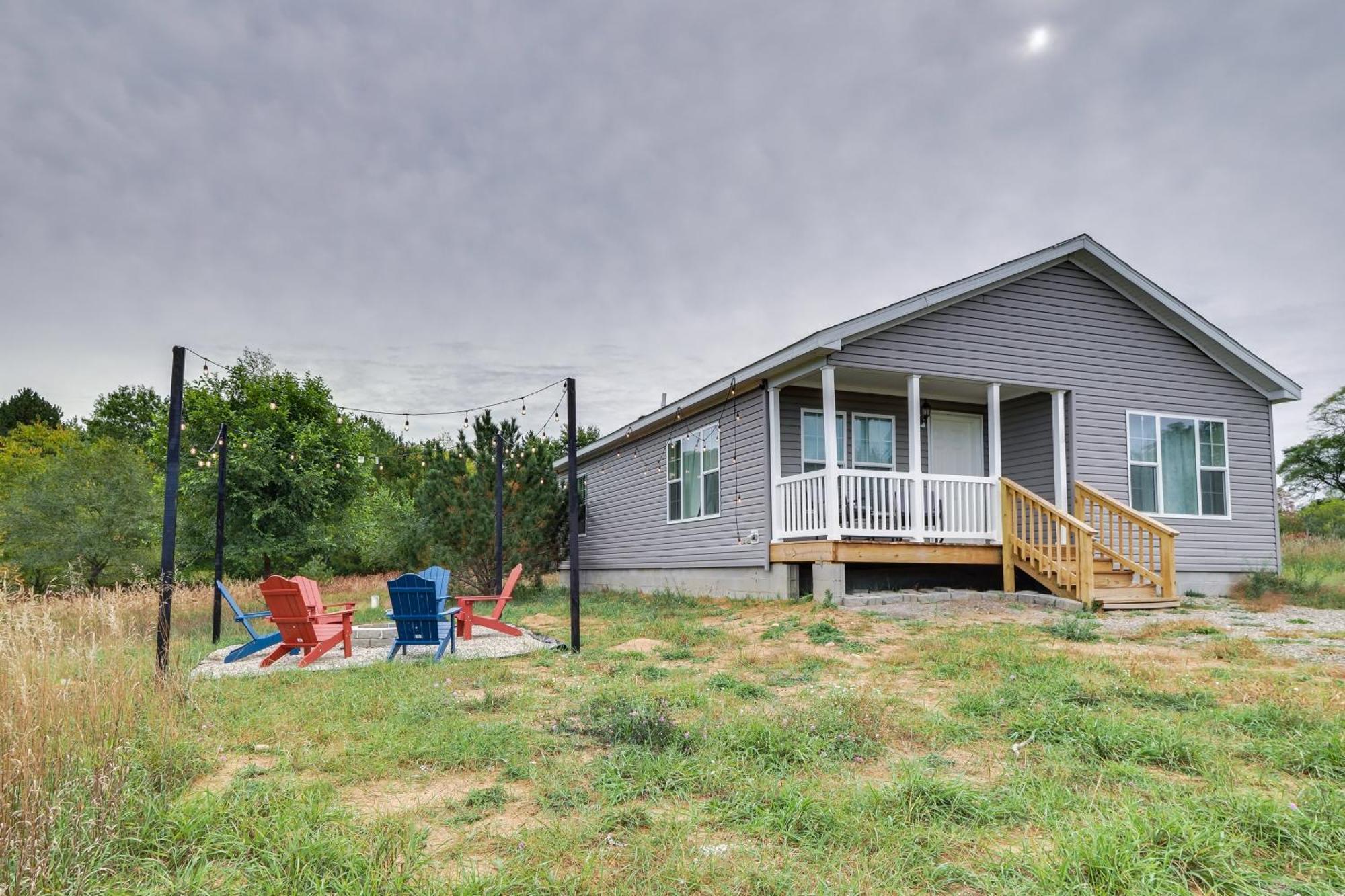Family Home In Rapid City About 4 Mi To Torch Lake! Zewnętrze zdjęcie